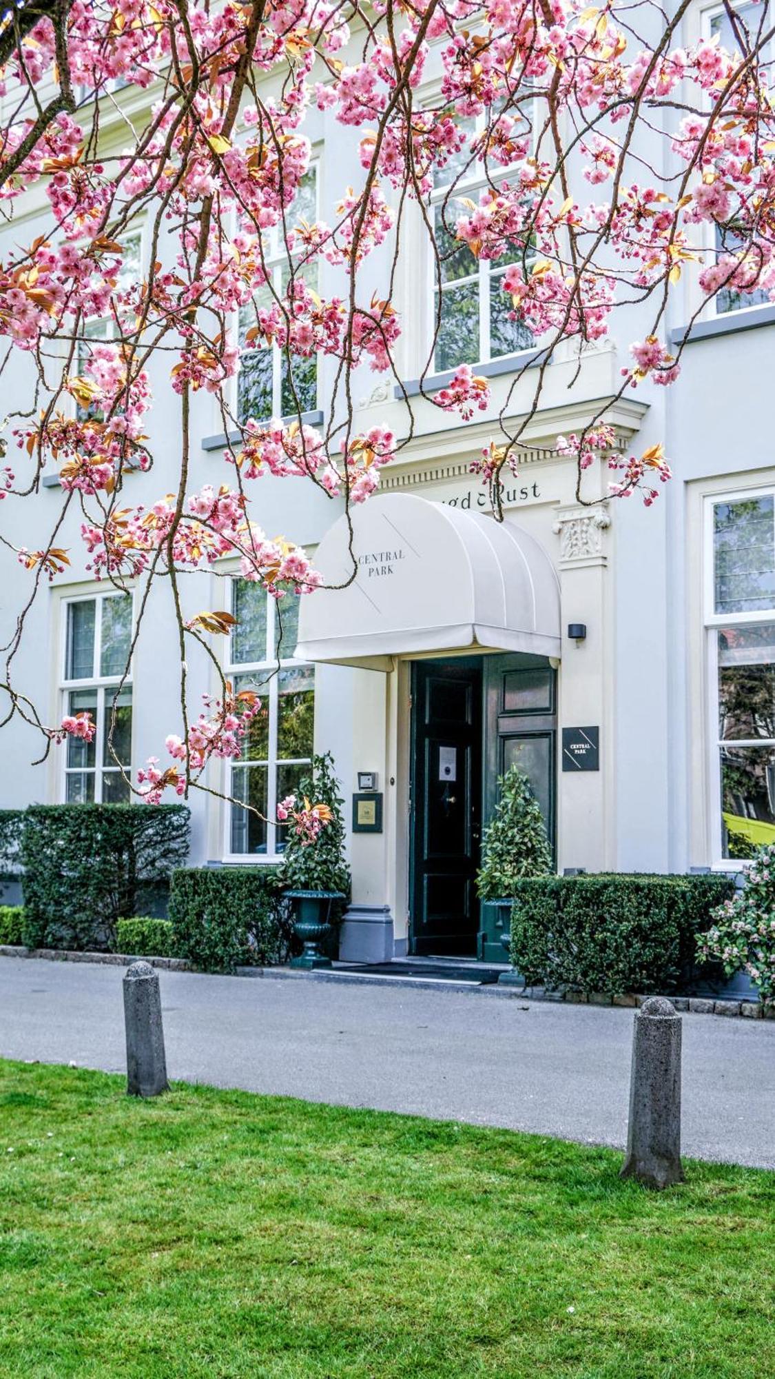 Central Park Voorburg - Relais & Chateaux Exterior foto