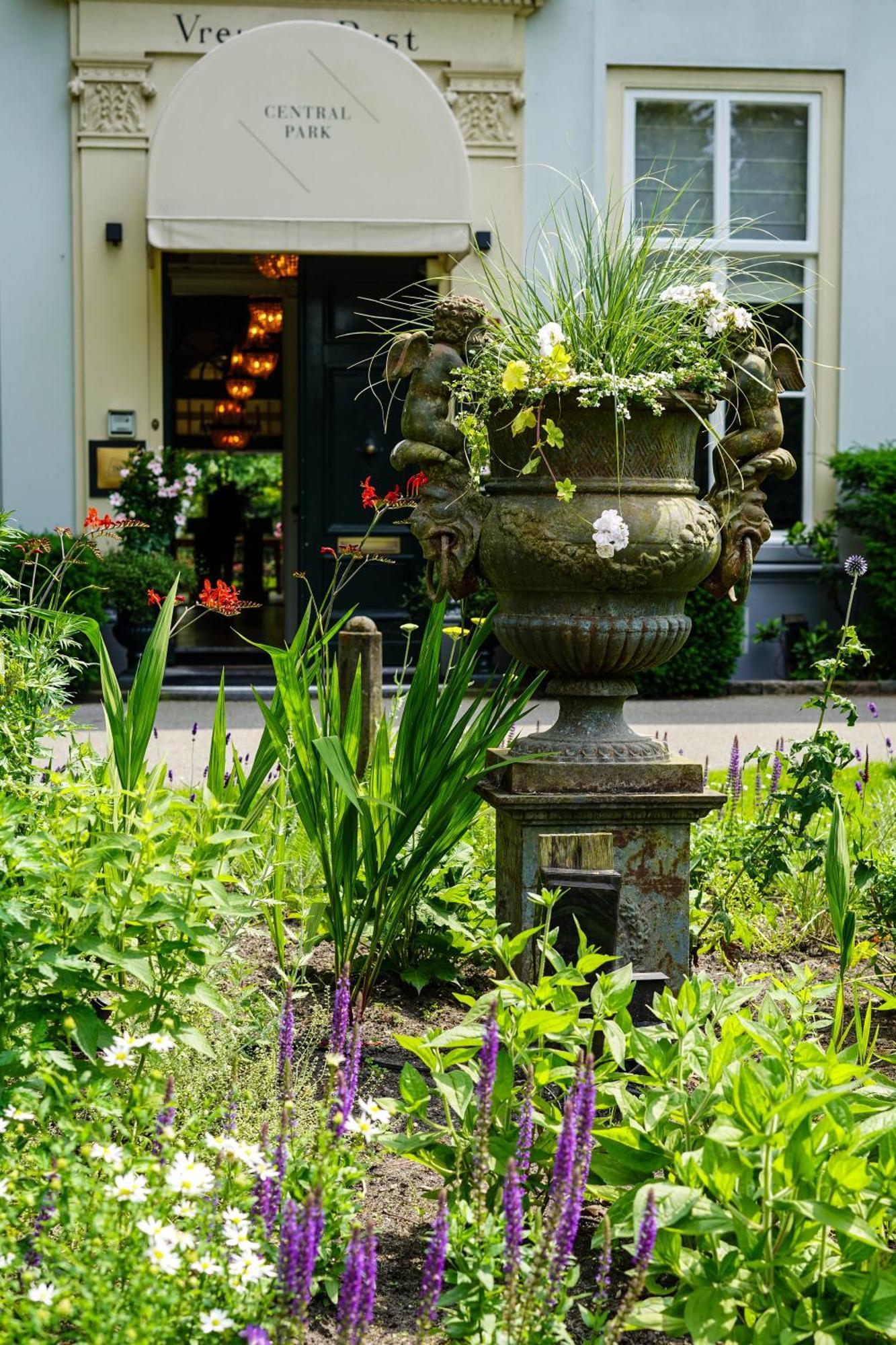Central Park Voorburg - Relais & Chateaux Exterior foto